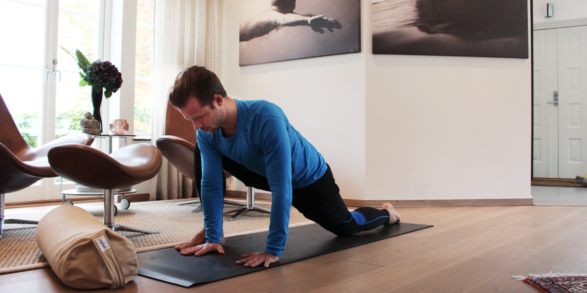 /system/media_objects/images/49d/5fd/49-/original/Kl%C3%A4ttring_yoga_aloma_Yogobe-02.jpg?1446027250